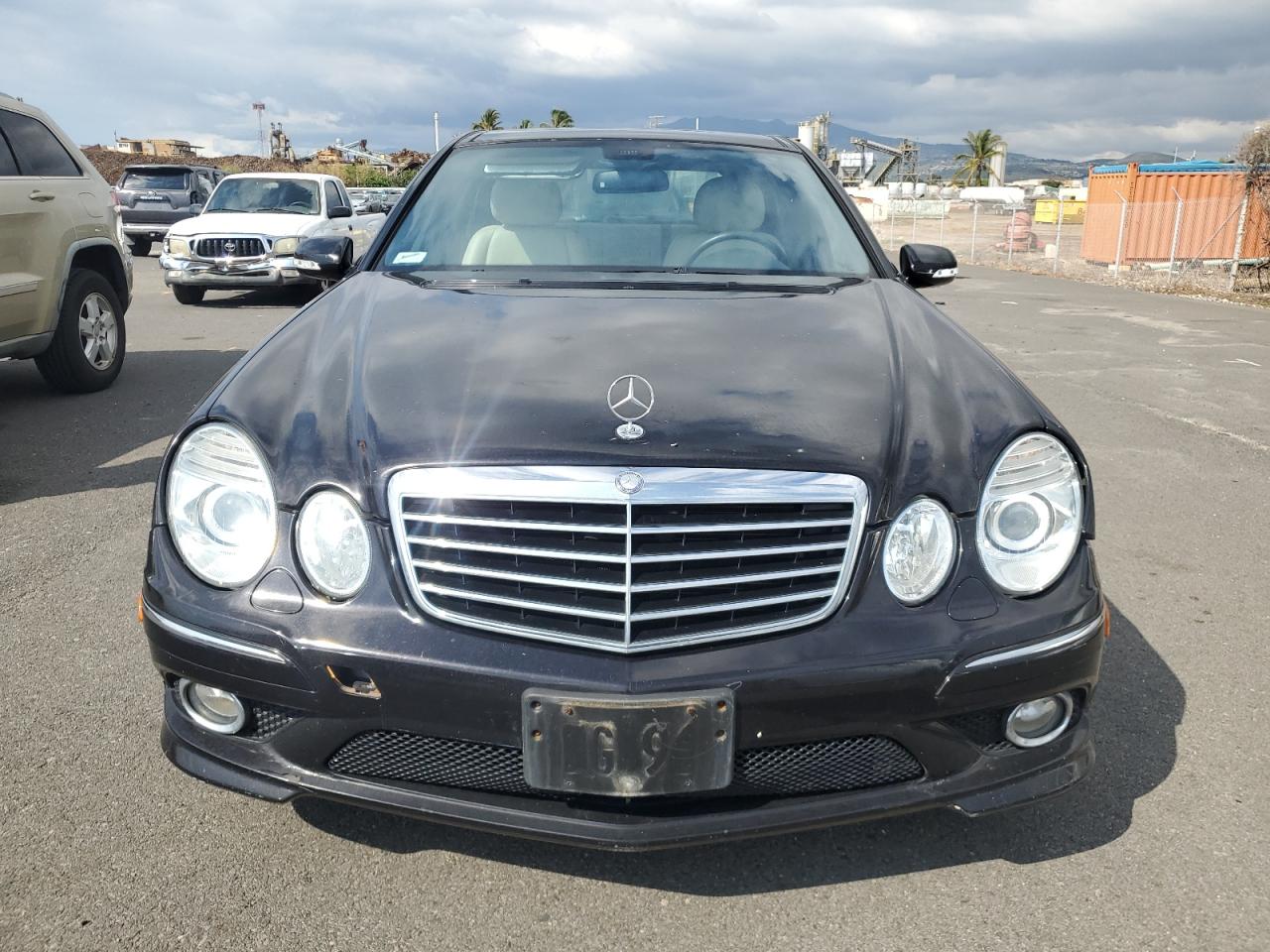 2007 Mercedes-Benz E-klasse VIN WDBUF56X27B032480 Copart auction photo, front end damage thumbnail 5