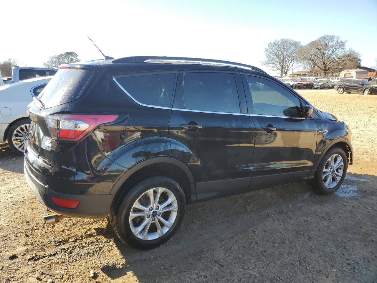 2017 Ford Escape VIN 1FMCU0GD5HUE64492 Copart auction photo, front end damage thumbnail 3