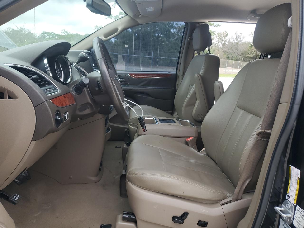2016 Chrysler Town & Country VIN 2C4RC1BGXGR298474 Copart auction photo, minor dent/scratches damage thumbnail 7