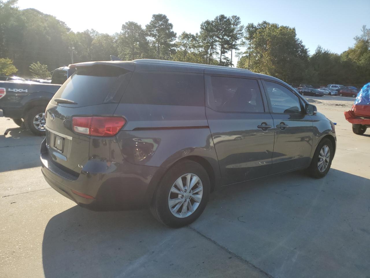 2015 KIA Sedona VIN KNDMB5C16F6063445 Copart auction photo, all over damage thumbnail 3