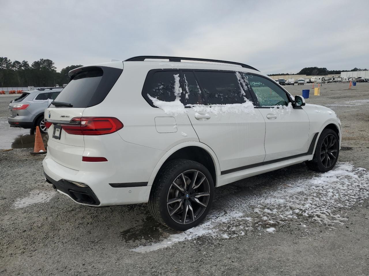 2021 BMW X7 VIN 5UXCW2C00M9F14159 Copart auction photo, side damage thumbnail 3