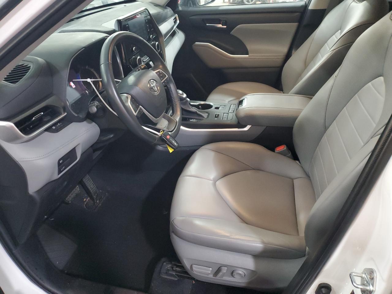 2022 Toyota Highlander VIN 5TDHZRBH7NS589326 Copart auction photo, all over damage thumbnail 7