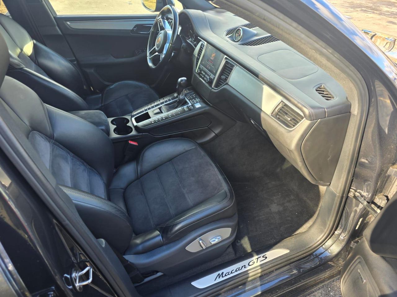 2017 Porsche Macan VIN WP1AG2A56HLB51360 Copart auction photo, normal wear damage thumbnail 5