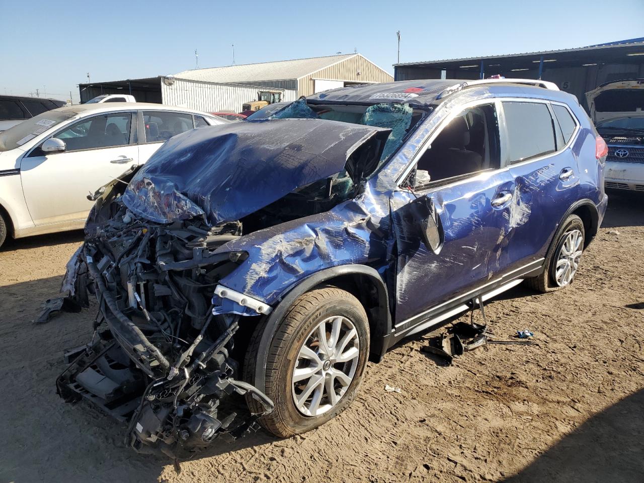2017 Nissan Rogue VIN 5N1AT2MV5HC871611