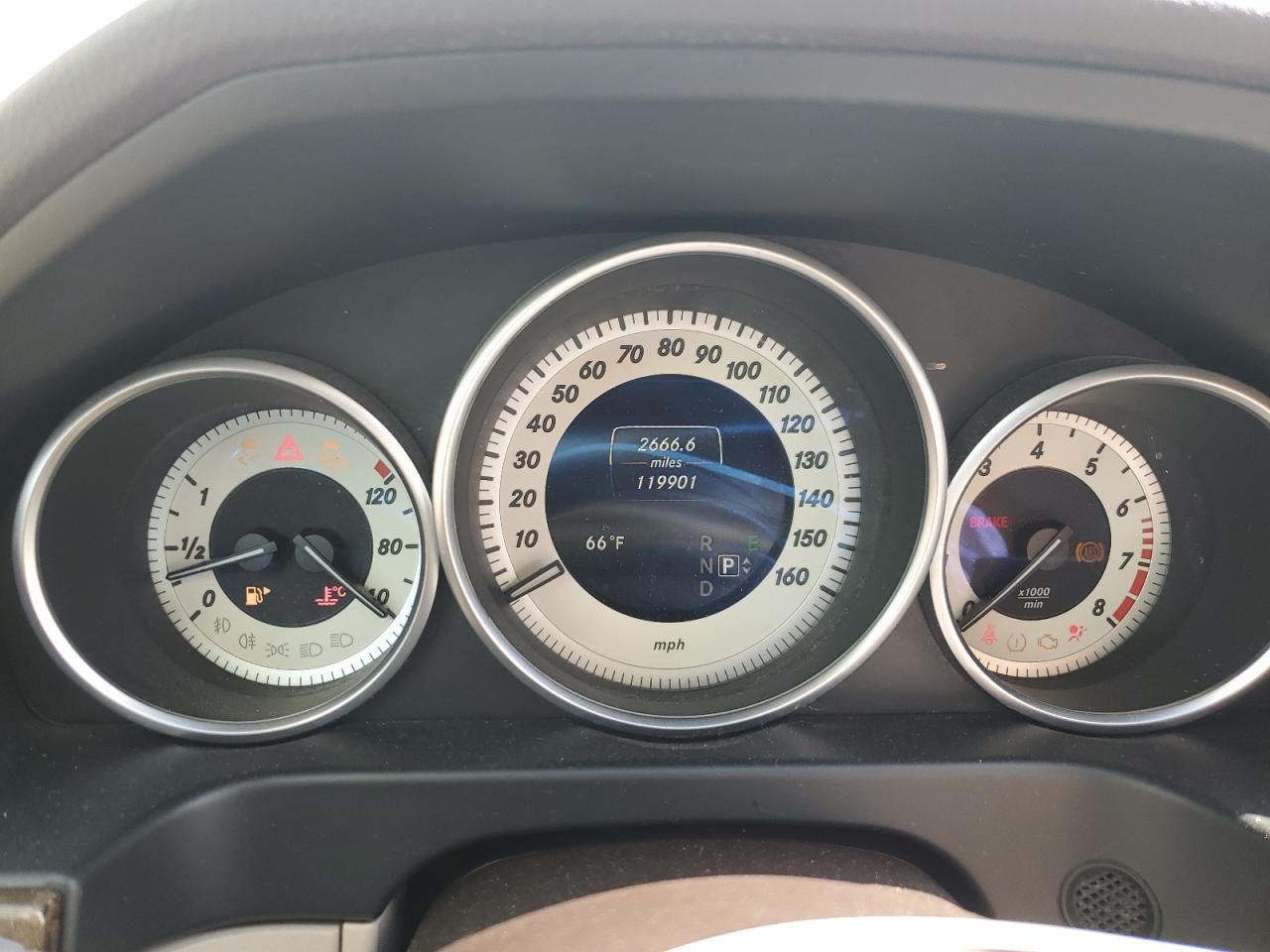 2015 Mercedes-Benz E-klasse VIN WDDHF8JB3FB106008 Copart auction photo, front end / side damage thumbnail 9