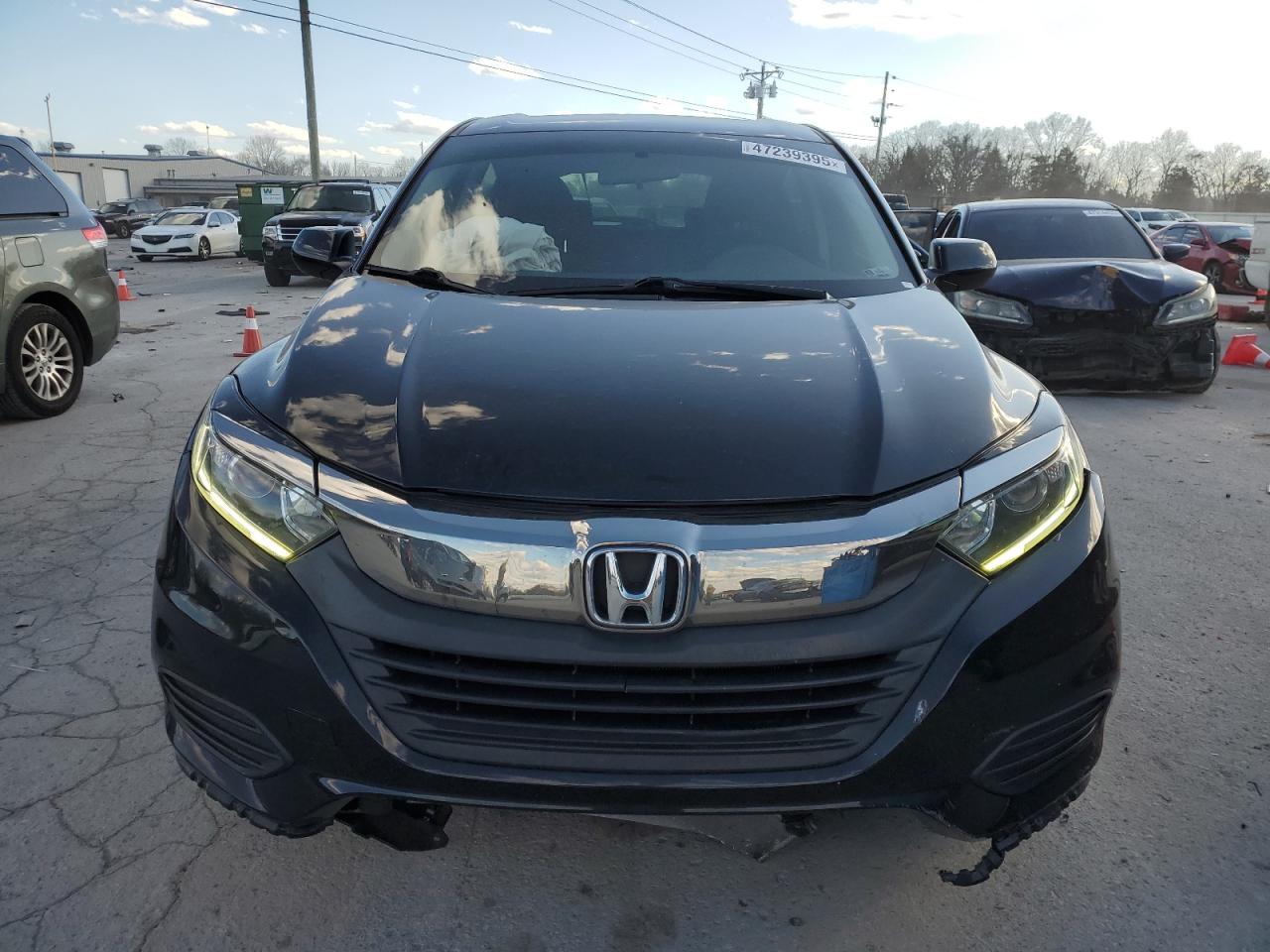 2022 Honda HR-V VIN 3CZRU5H35NM708878 Copart auction photo, front end / minor dent/scratches damage thumbnail 5