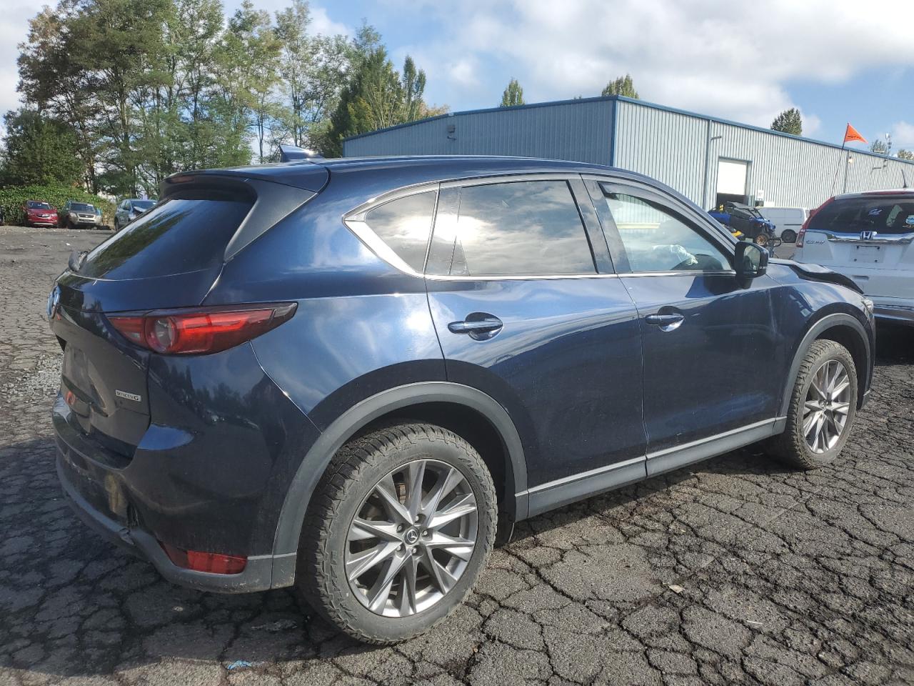 2020 Mazda CX-5 VIN JM3KFBDM6L1861690 Copart auction photo, front end / rear end damage thumbnail 3