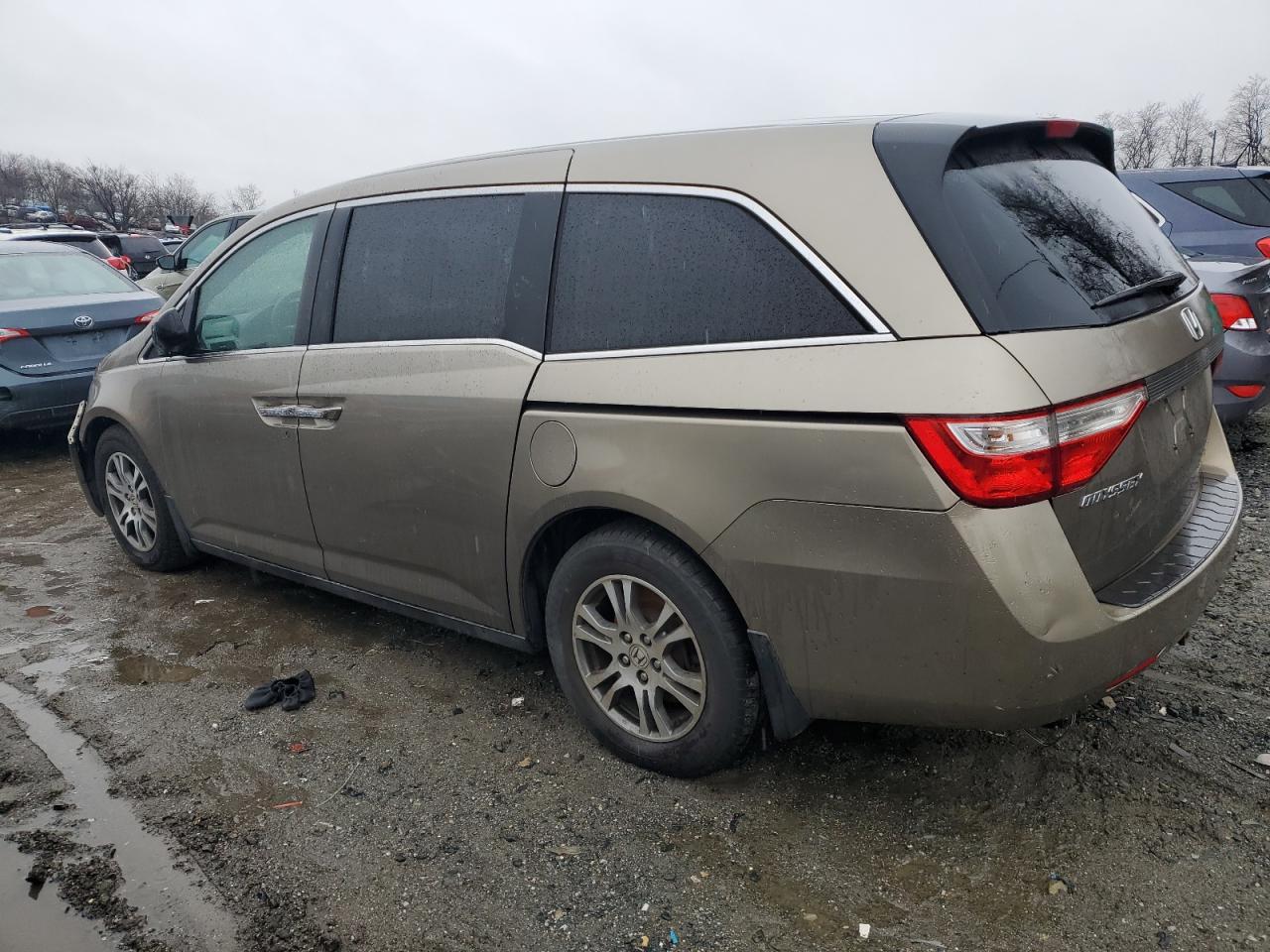 2013 Honda Odyssey VIN 5FNRL5H45DB027656 Copart auction photo, front end damage thumbnail 2