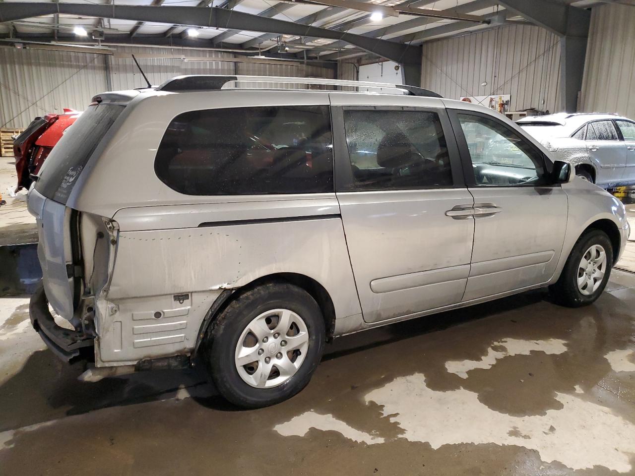 2010 KIA Sedona VIN KNDMG4C30A6330150 Copart auction photo, rear end / side damage thumbnail 3