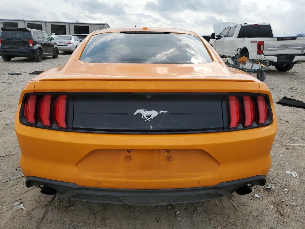 2019 Ford Mustang VIN 1FA6P8TH5K5105957 Copart auction photo, front end / minor dent/scratches damage thumbnail 6
