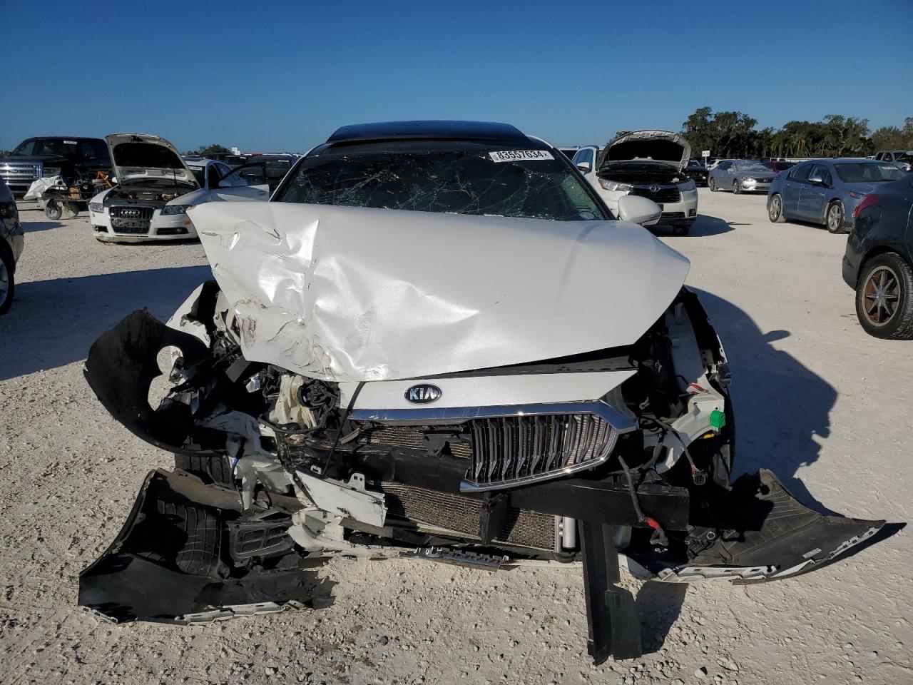 2017 KIA Cadenza VIN KNALC4J10H5063940 Copart auction photo, front end damage thumbnail 5