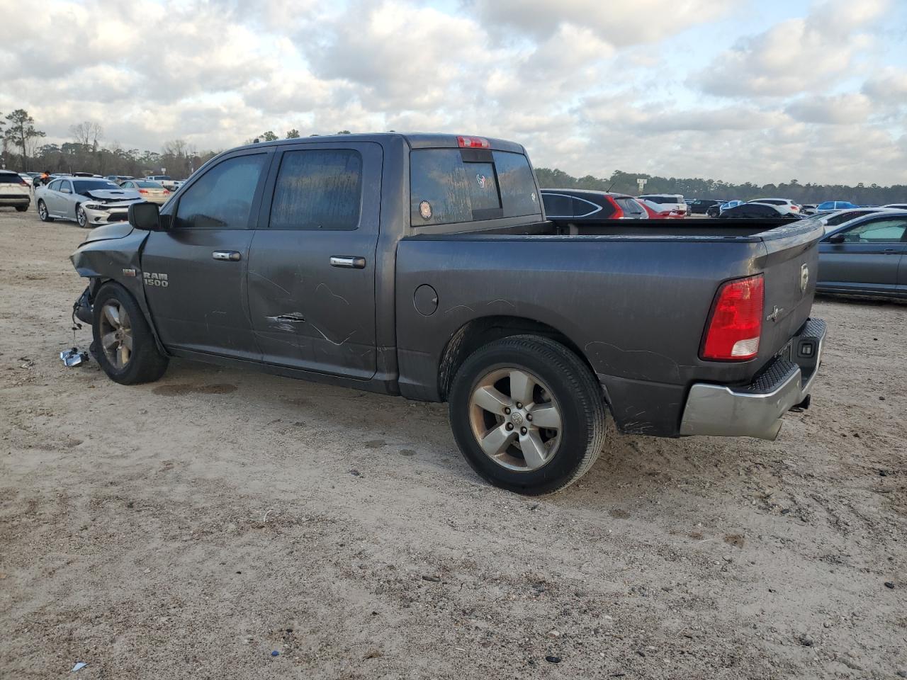 2017 RAM 1500 VIN 3C6RR6LTXHG563464 Copart auction photo, side / front end damage thumbnail 2