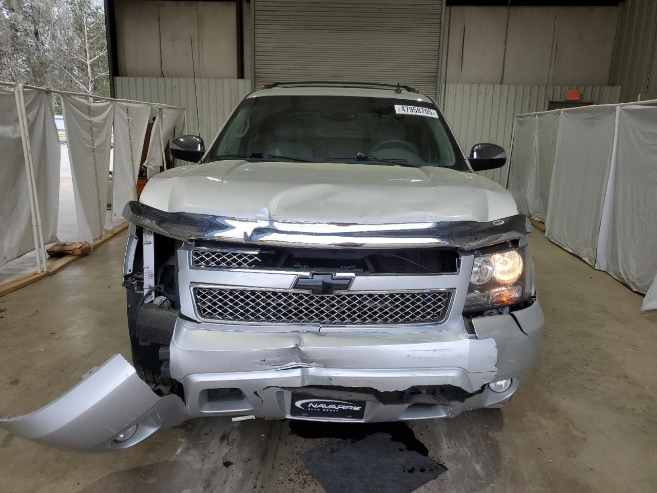 2012 Chevrolet Avalanche VIN 3GNMCGE0XCG183781 Copart auction photo, front end / minor dent/scratches damage thumbnail 5