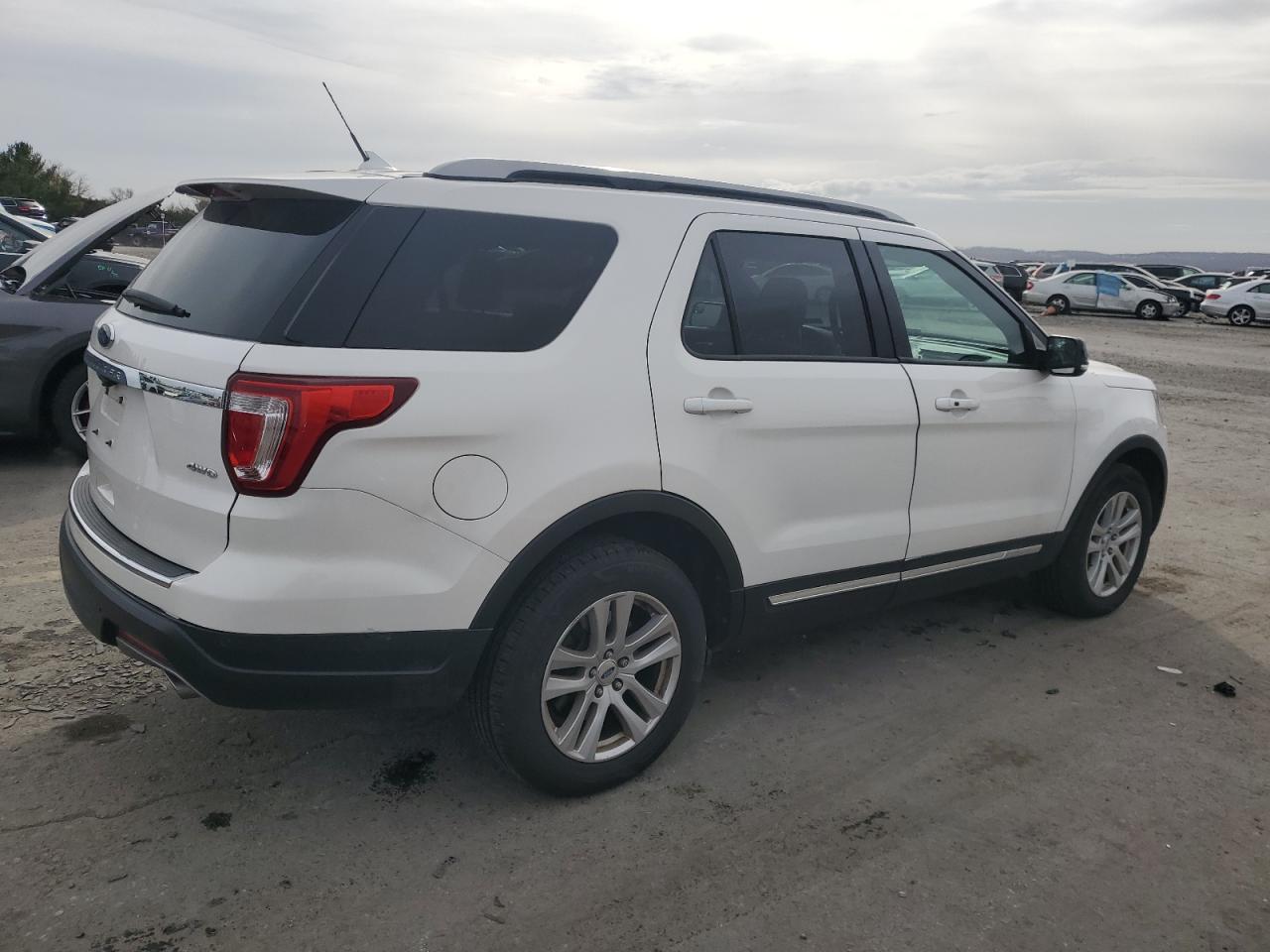 2018 Ford Explorer VIN 1FM5K8D87JGC61354 Copart auction photo, front end damage thumbnail 3