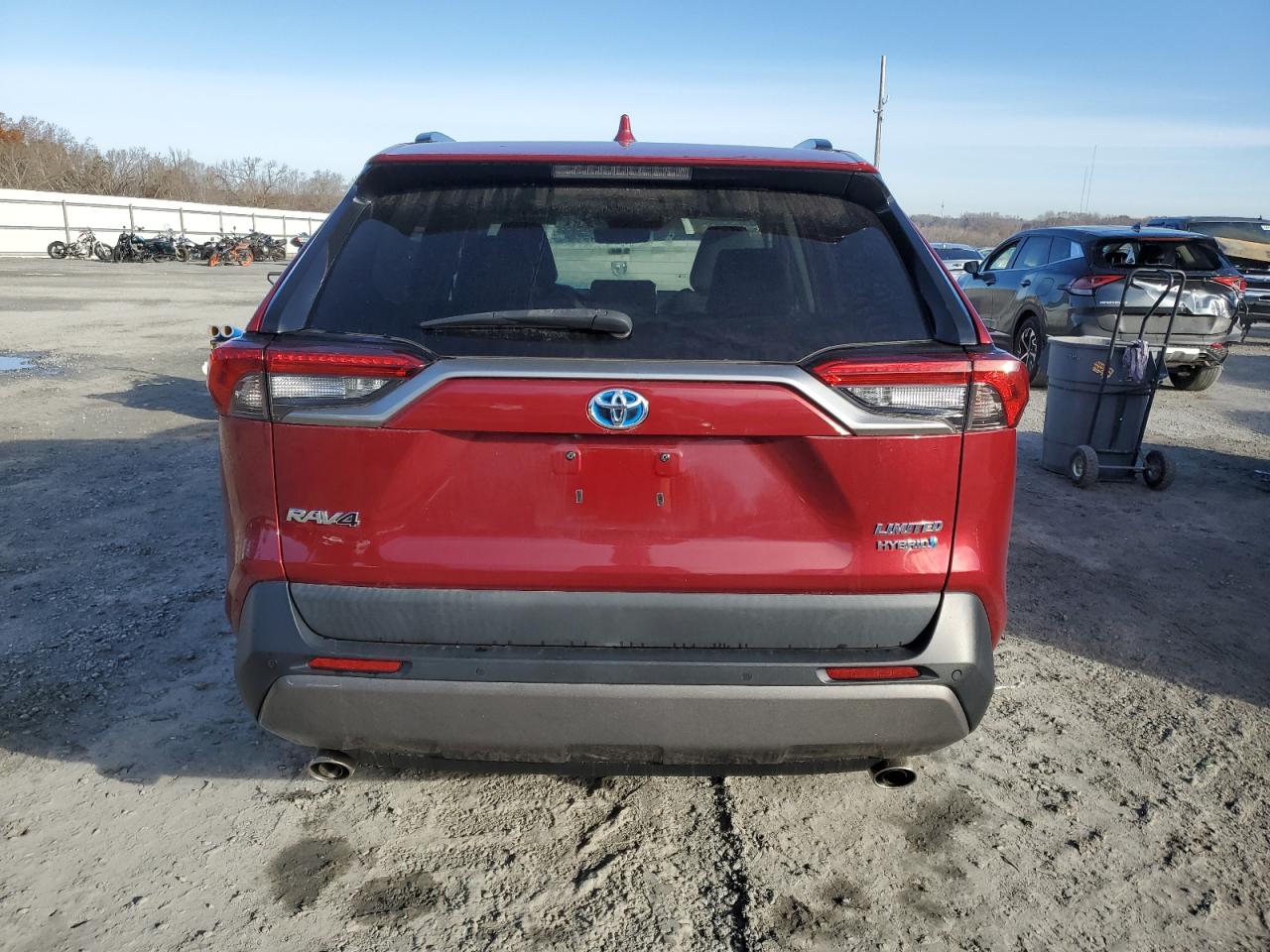 2020 Toyota RAV 4 VIN 2T3DWRFV1LW068833 Copart auction photo, front end damage thumbnail 6