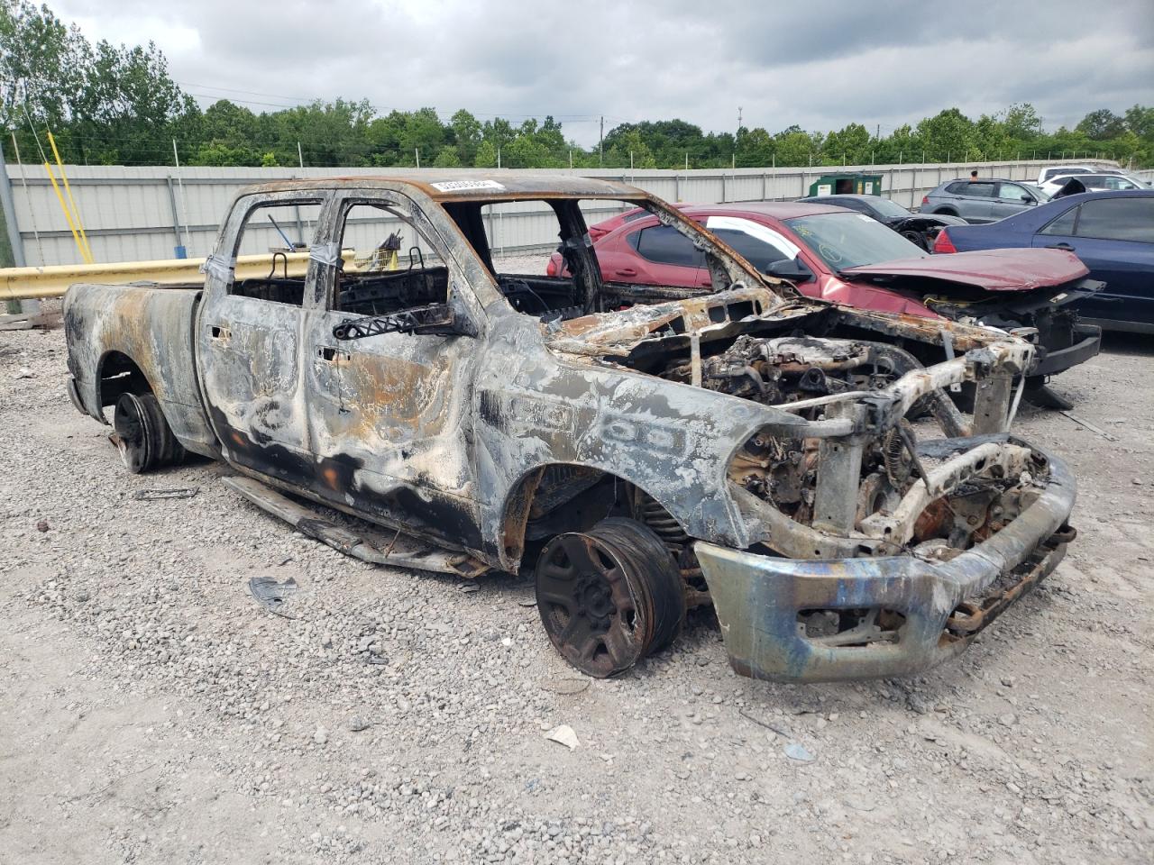 2020 RAM 2500 VIN 3C6UR5DL3LG119077 Copart auction photo, vandalism damage thumbnail 4