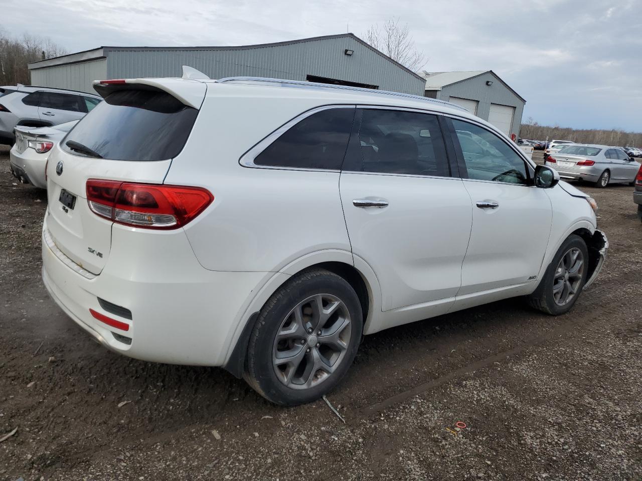 2016 KIA Sorento VIN 5XYPKDA53GG070462 Copart auction photo, front end damage thumbnail 3