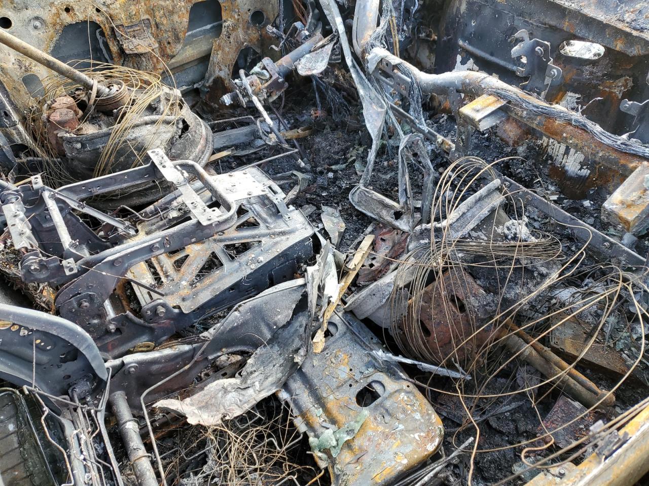 2014 Chevrolet Silverado VIN 3GCUKREC7EG187615 Copart auction photo, burn damage thumbnail 12