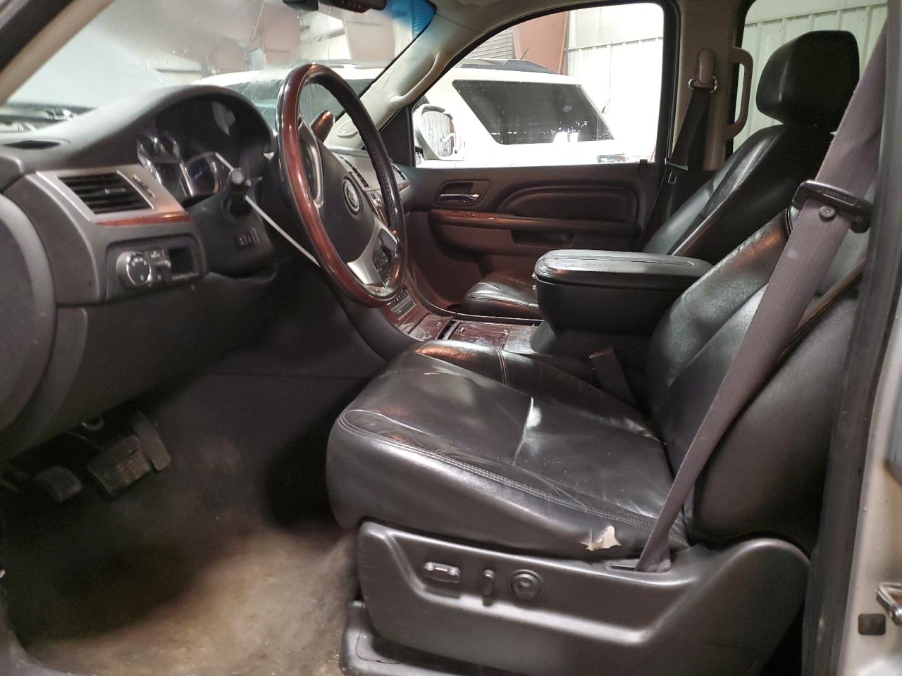 2011 Cadillac Escalade VIN 1GYS4HEF2BR344981 Copart auction photo, side / front end damage thumbnail 7