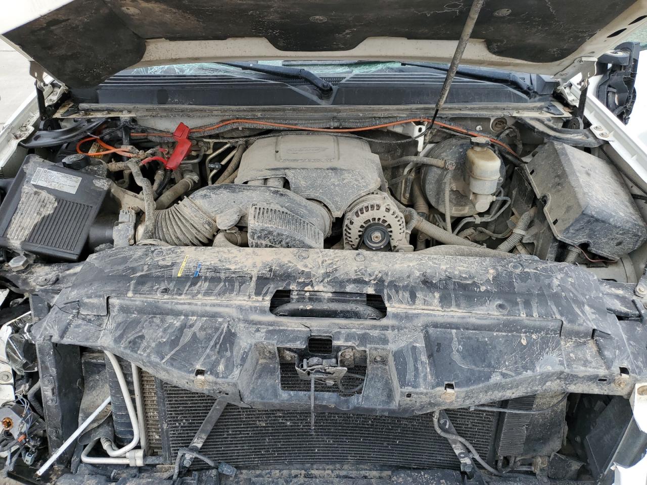2010 Chevrolet Tahoe VIN 1GNUKBE03AR115261 Copart auction photo, rollover damage thumbnail 13