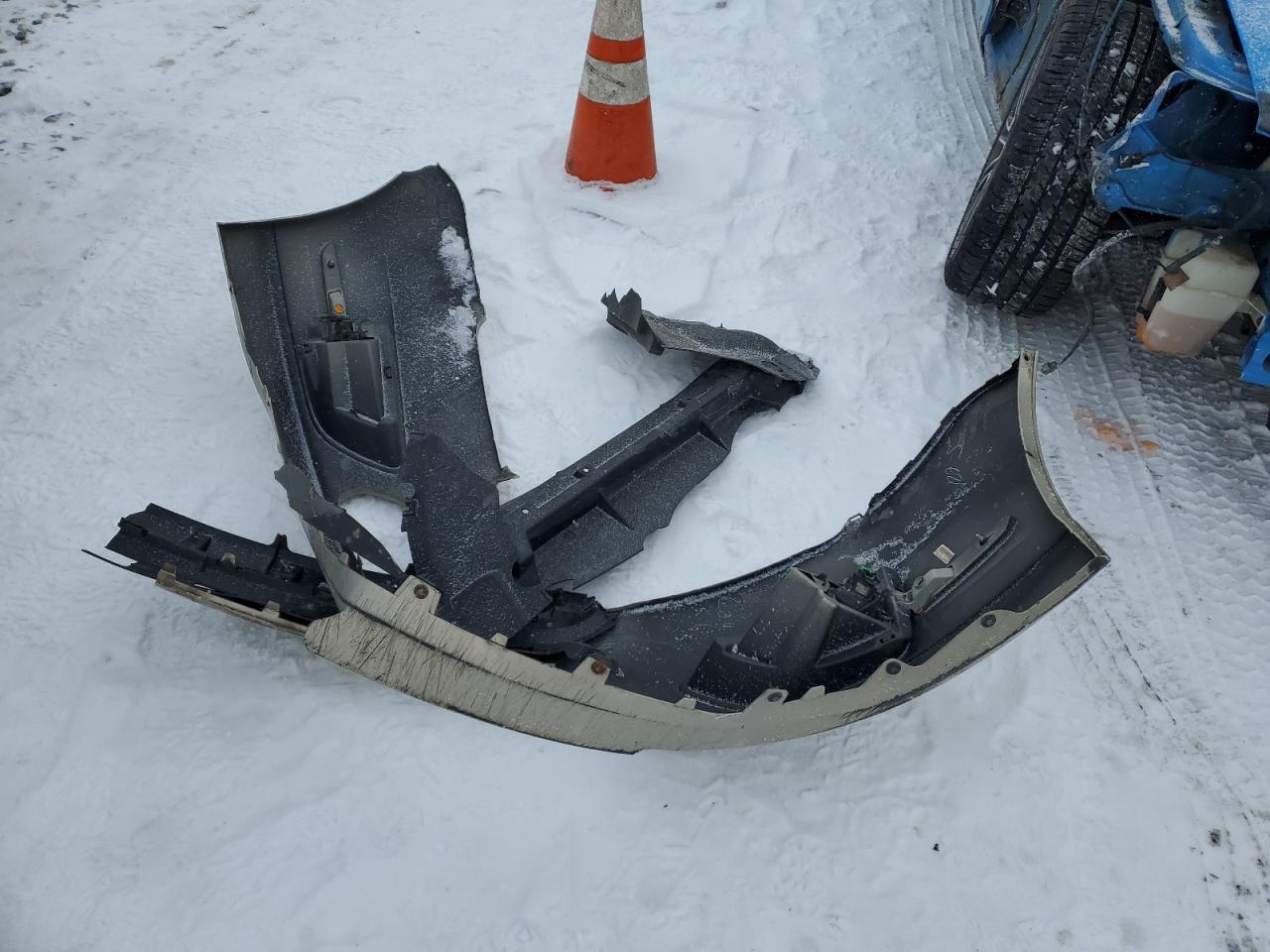 2010 Ford Fusion VIN 3FAHP0HA8AR381681 Copart auction photo, front end damage thumbnail 12