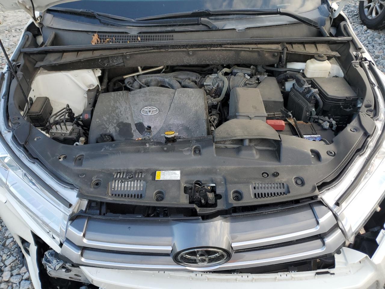 2017 Toyota Highlander VIN 5TDZZRFH0HS216048 Copart auction photo, front end damage thumbnail 12