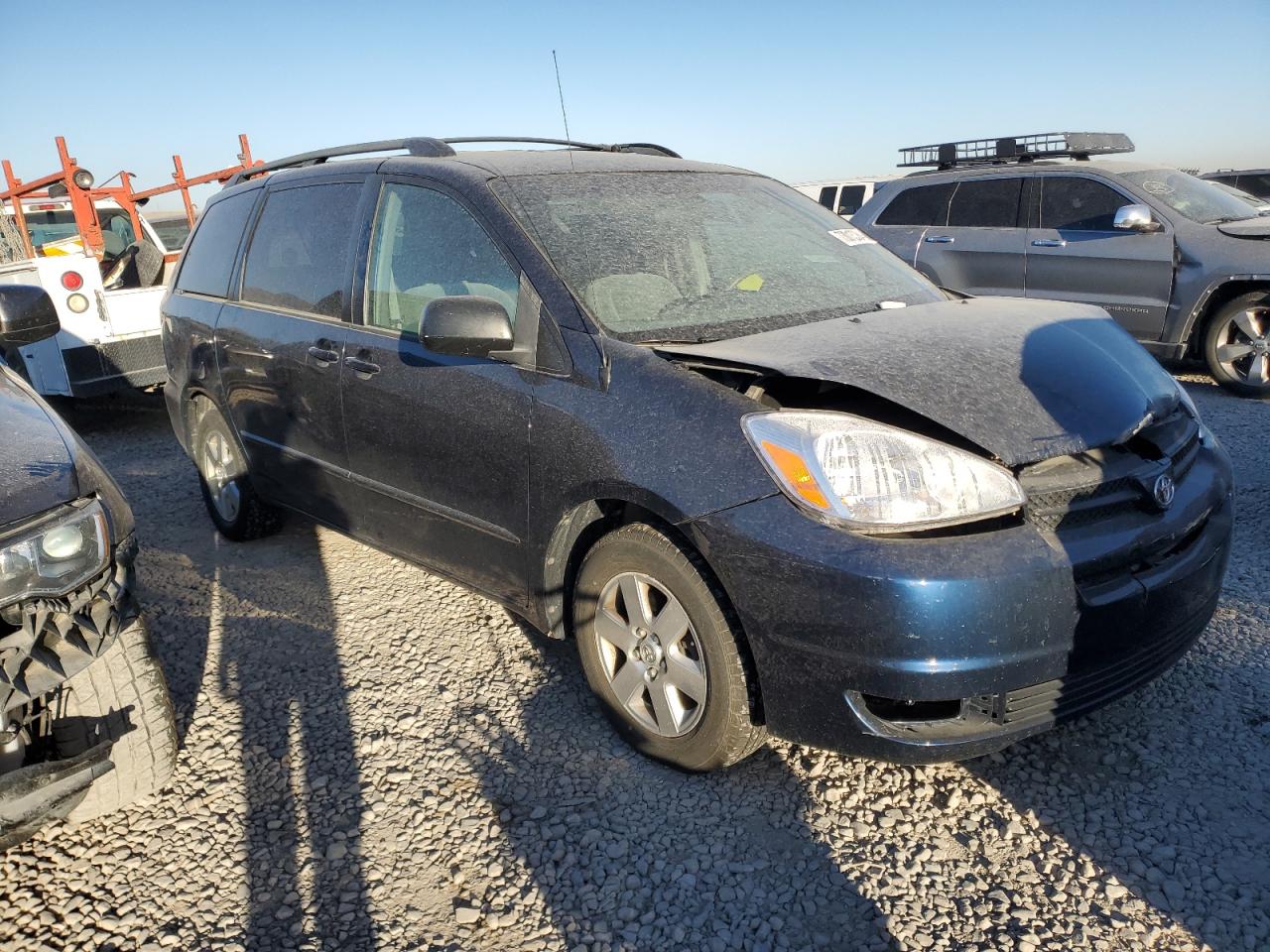 2005 Toyota Sienna VIN 5TDZA23C35S310928 Copart auction photo, front end damage thumbnail 4