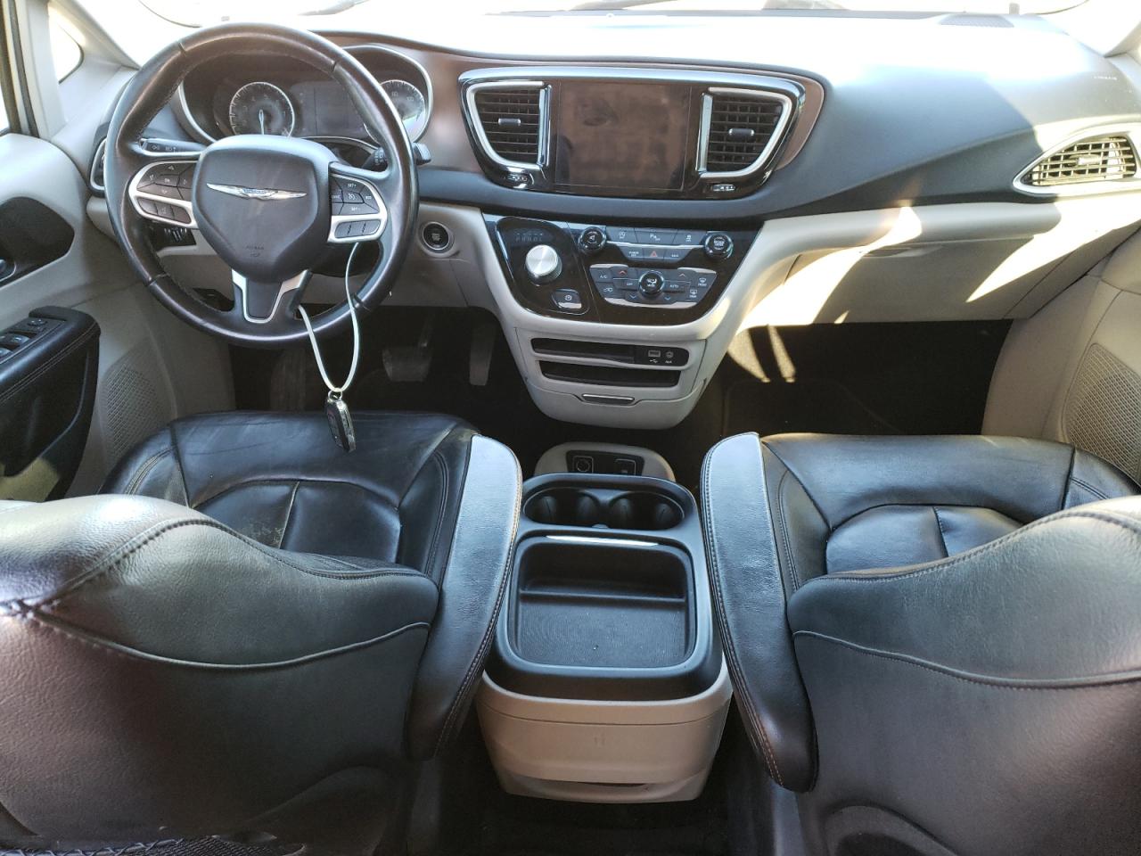 2017 Chrysler Pacifica VIN 2C4RC1BG6HR702453 Copart auction photo, water/flood damage thumbnail 8