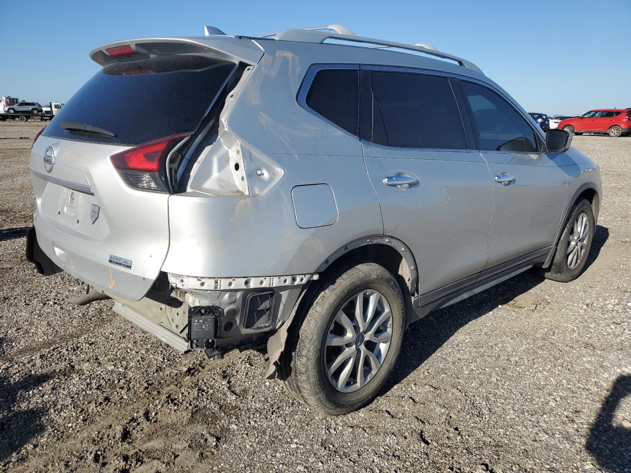 2019 Nissan Rogue VIN 5N1AT2MT4KC801359 Copart auction photo, rear end / minor dent/scratches damage thumbnail 3