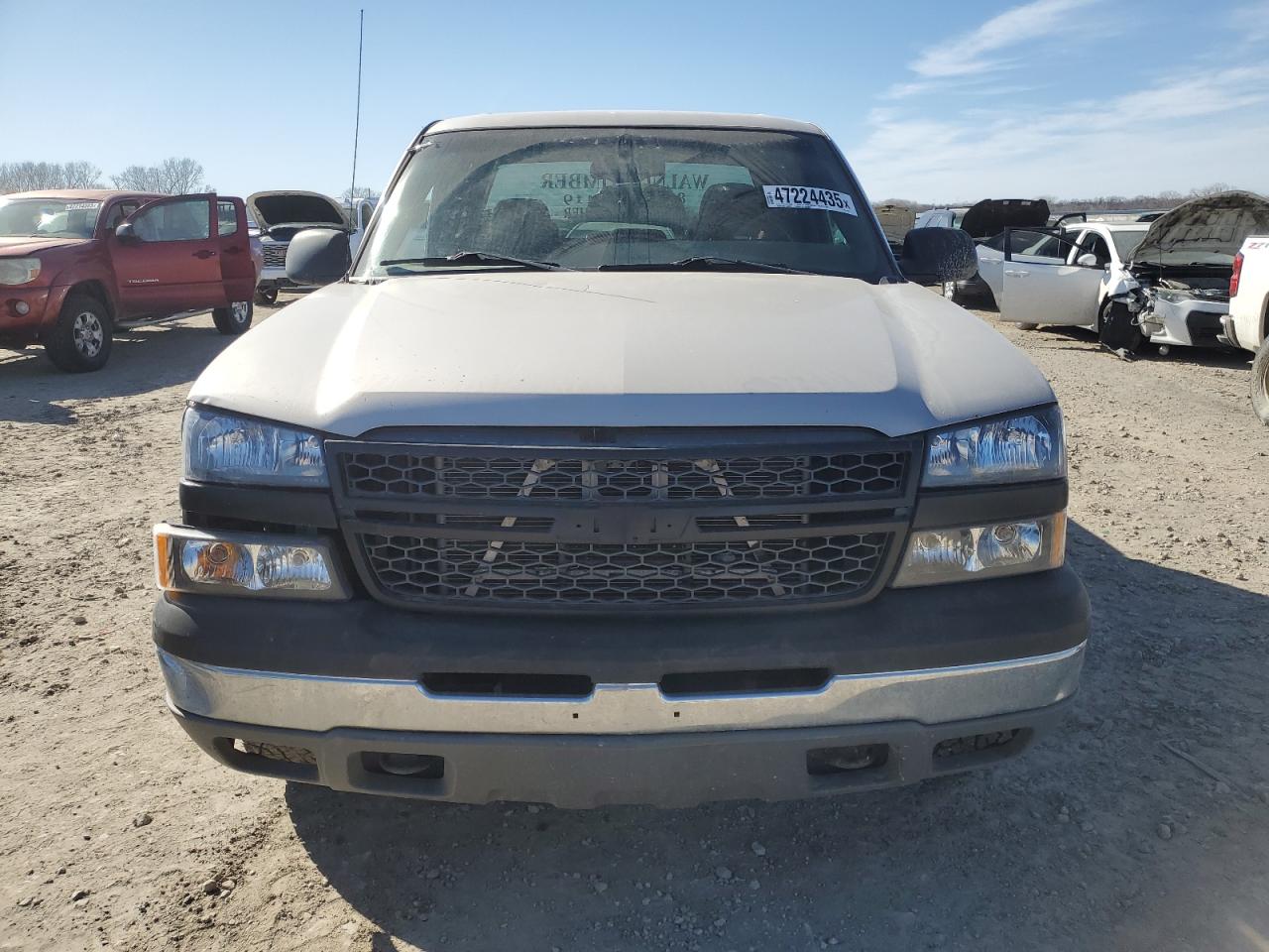 2005 Chevrolet Silverado VIN 2GCEK13T751201711 Copart auction photo, side / front end damage thumbnail 5
