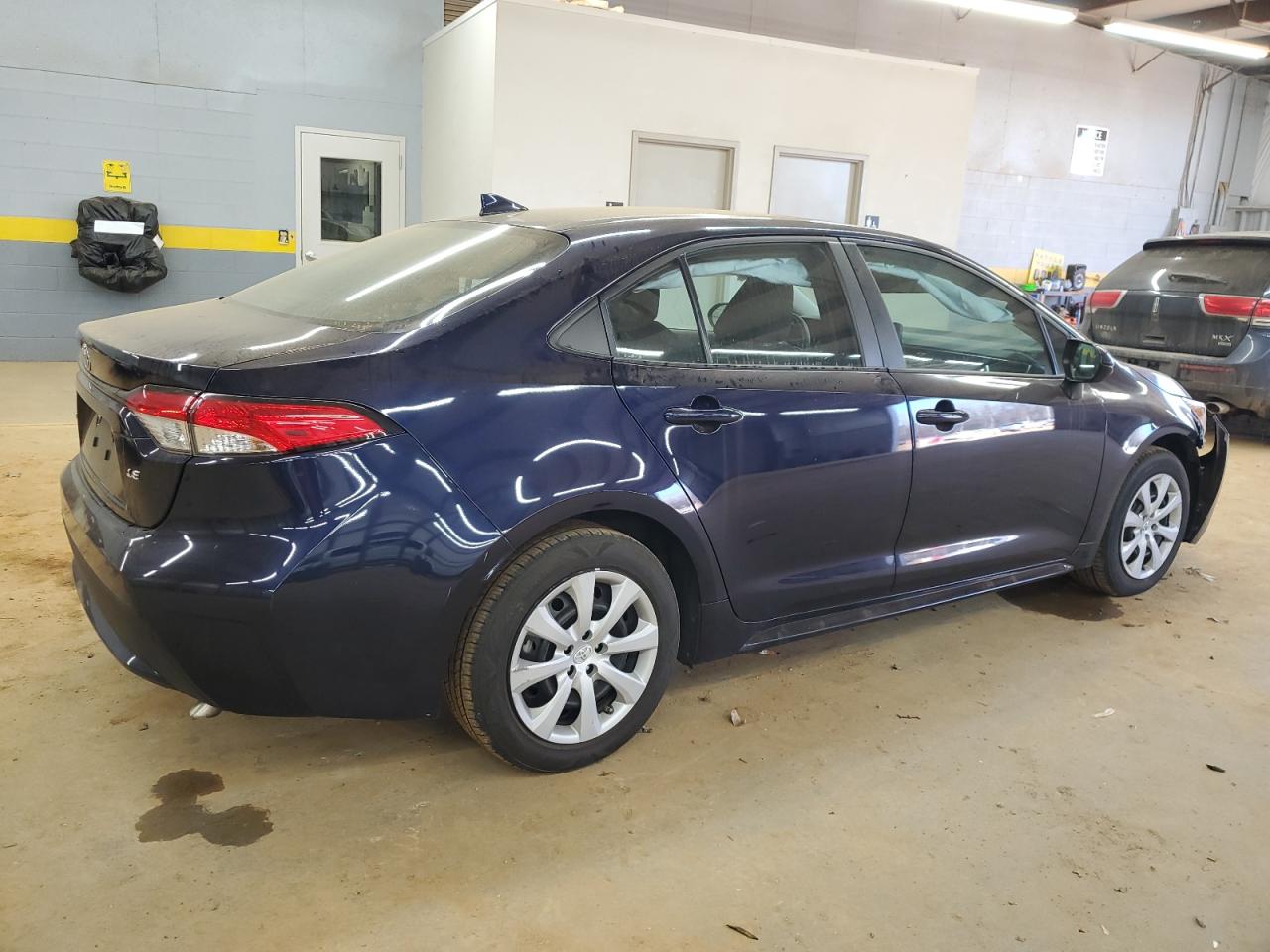 2022 Toyota Corolla VIN 5YFEPMAE4NP297760 Copart auction photo, front end damage thumbnail 3