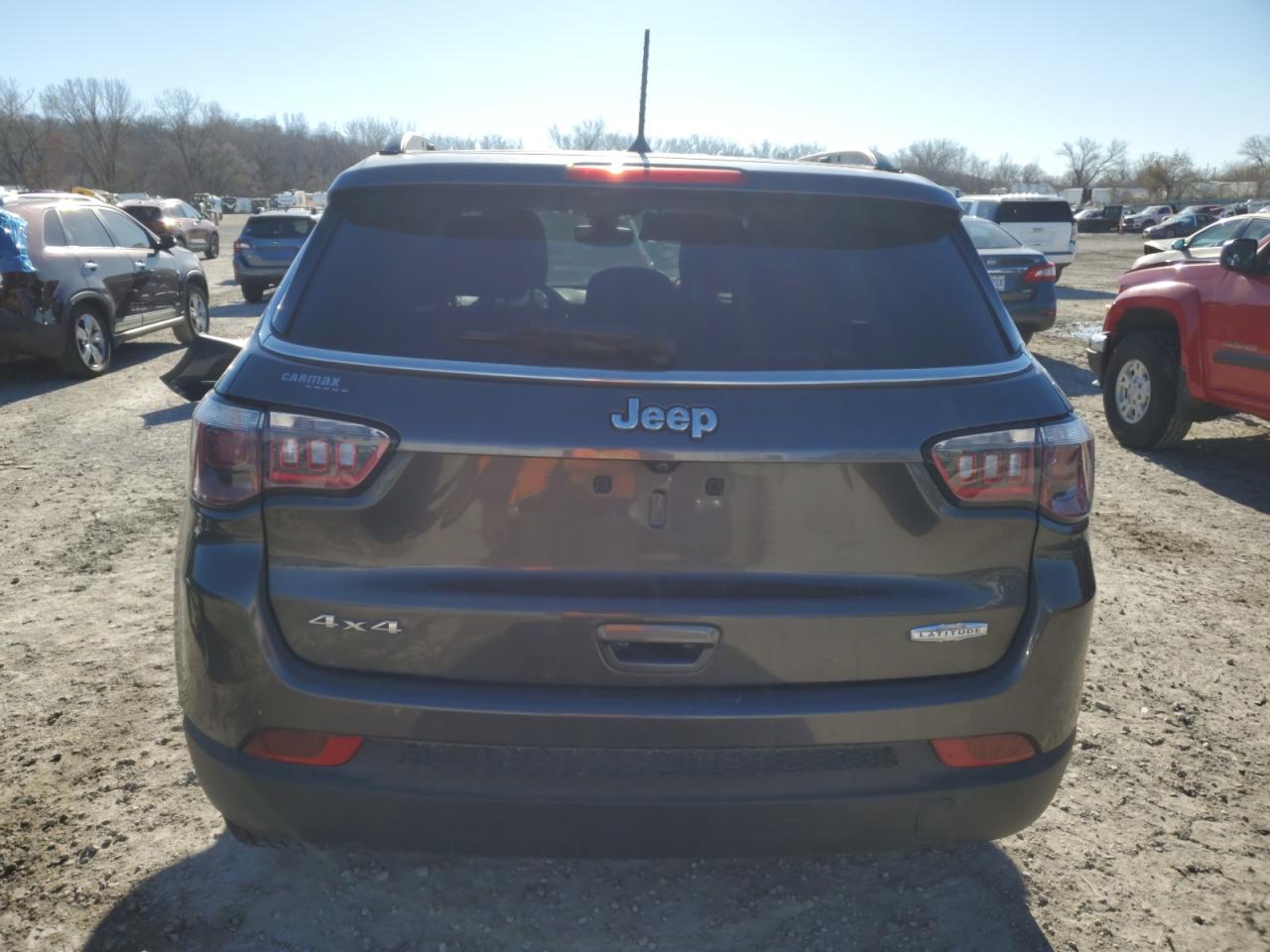 2018 Jeep Compass VIN 3C4NJDBB7JT423543 Copart auction photo, side / mechanical damage thumbnail 6