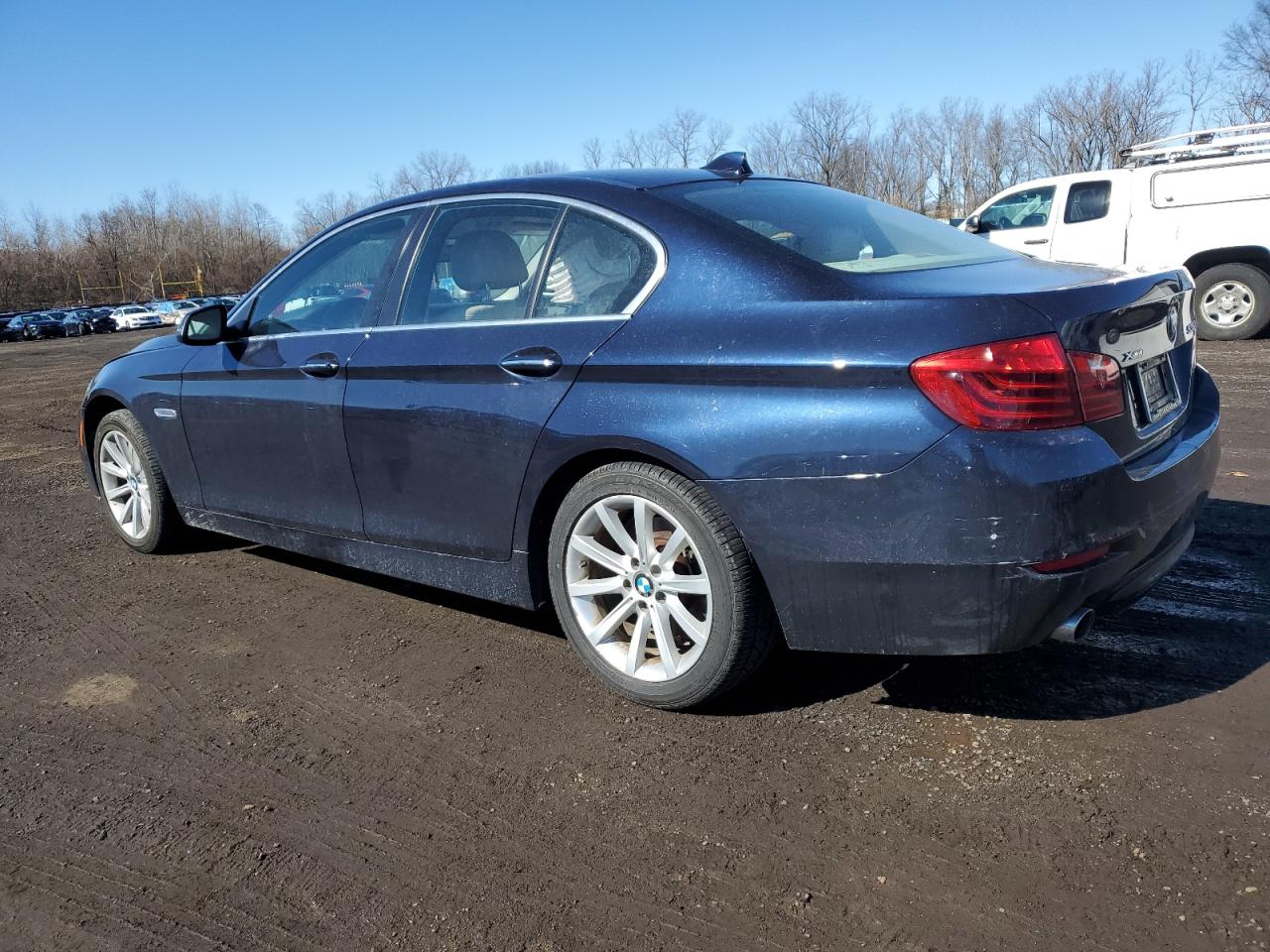 2015 BMW 5er VIN WBA5B3C52FD539887 Copart auction photo, front end damage thumbnail 2