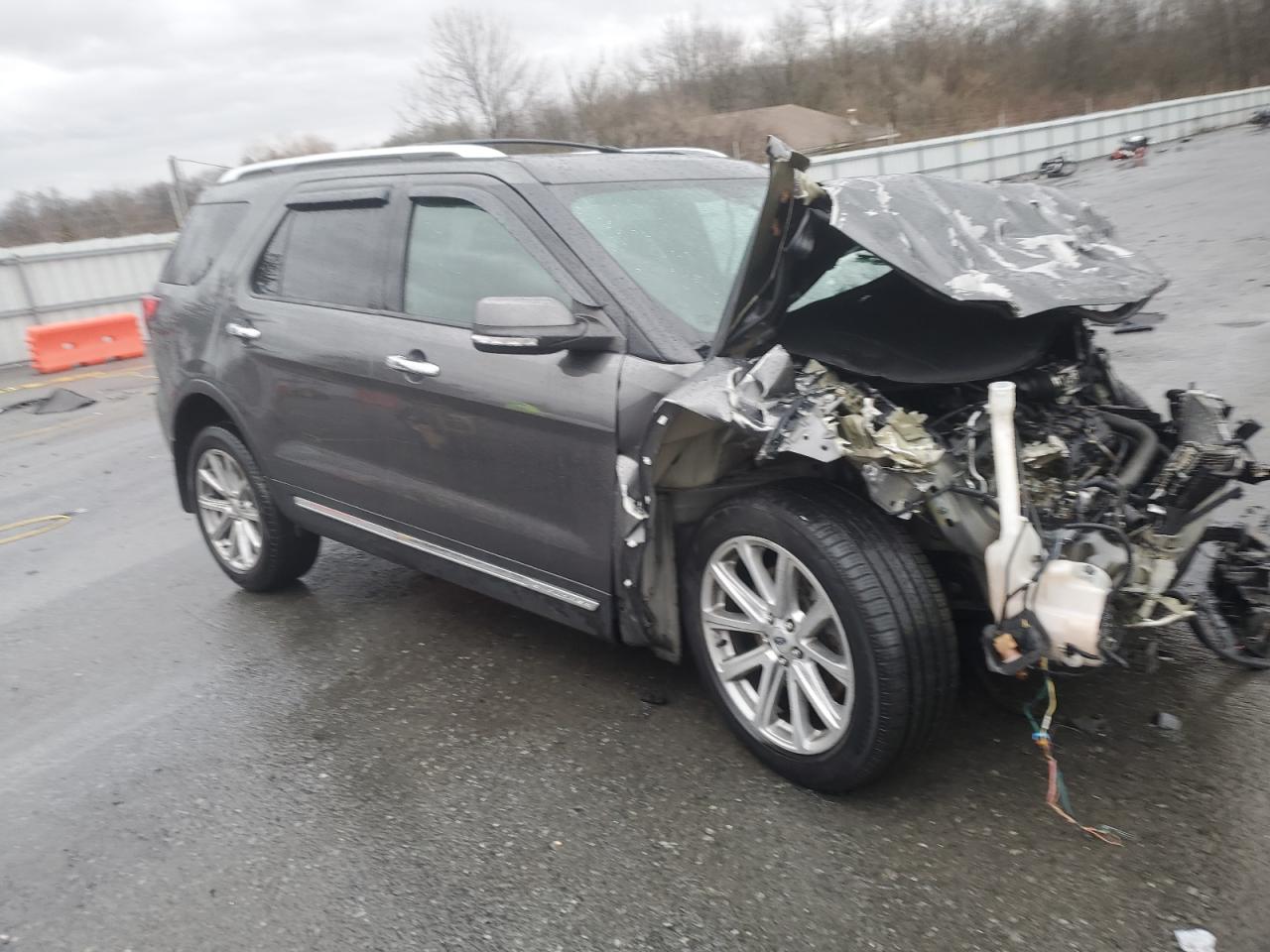 2017 Ford Explorer VIN 1FM5K8F88HGC33909 Copart auction photo, front end damage thumbnail 4
