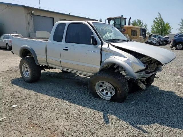 2001 Toyota Tacoma VIN 5TEWN72N61Z855543 Copart auction photo, front end damage thumbnail 10