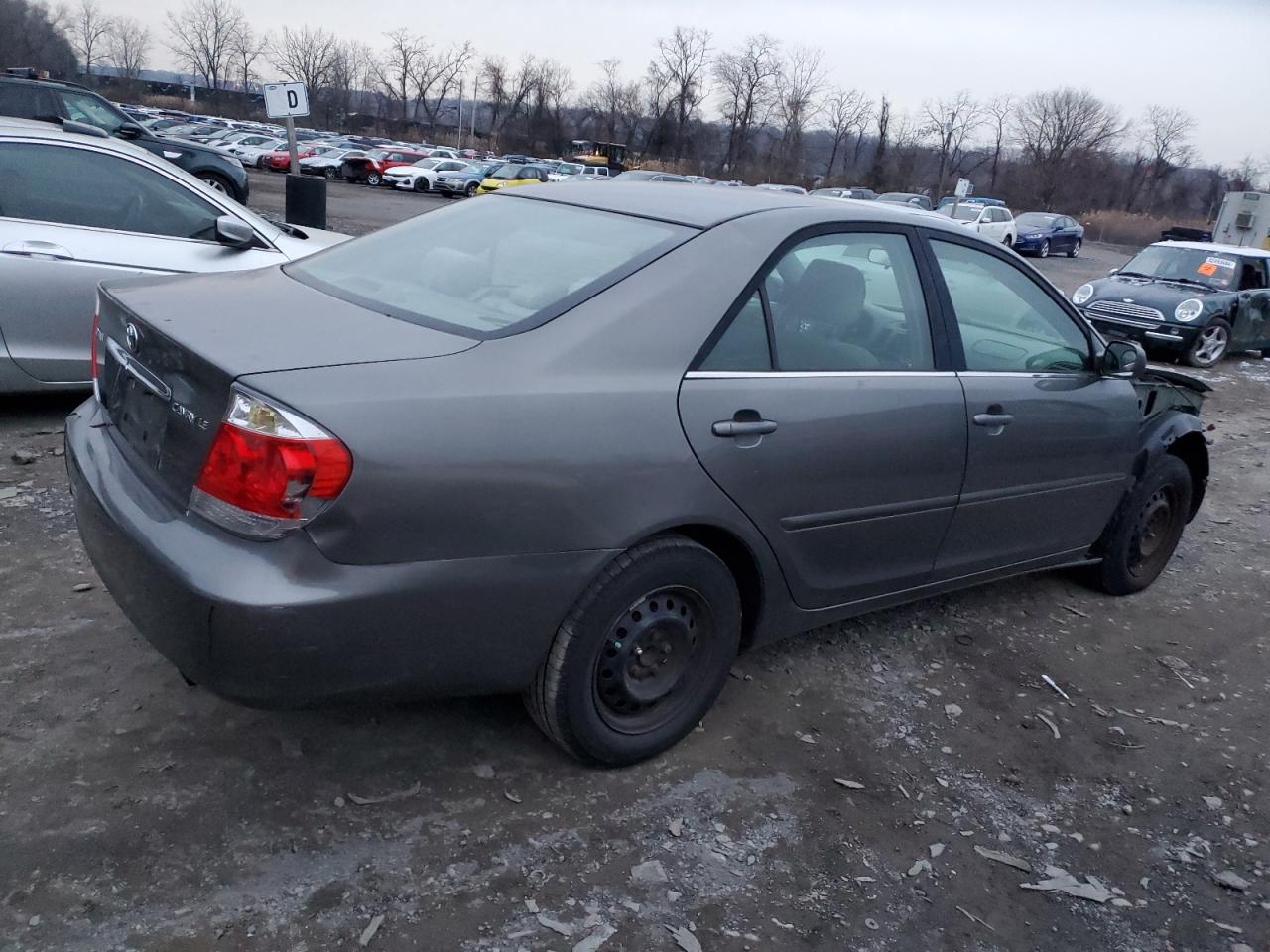 2005 Toyota Camry VIN 4T1BE32K55U987488 Copart auction photo, front end / undercarriage damage thumbnail 3