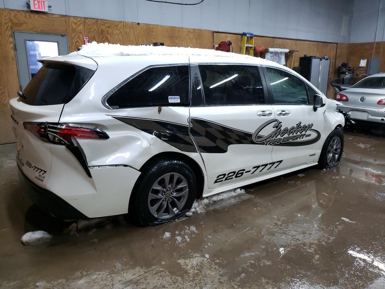 2021 Toyota Sienna VIN 5TDYSKFC2MS005780 Copart auction photo, front end / side damage thumbnail 3