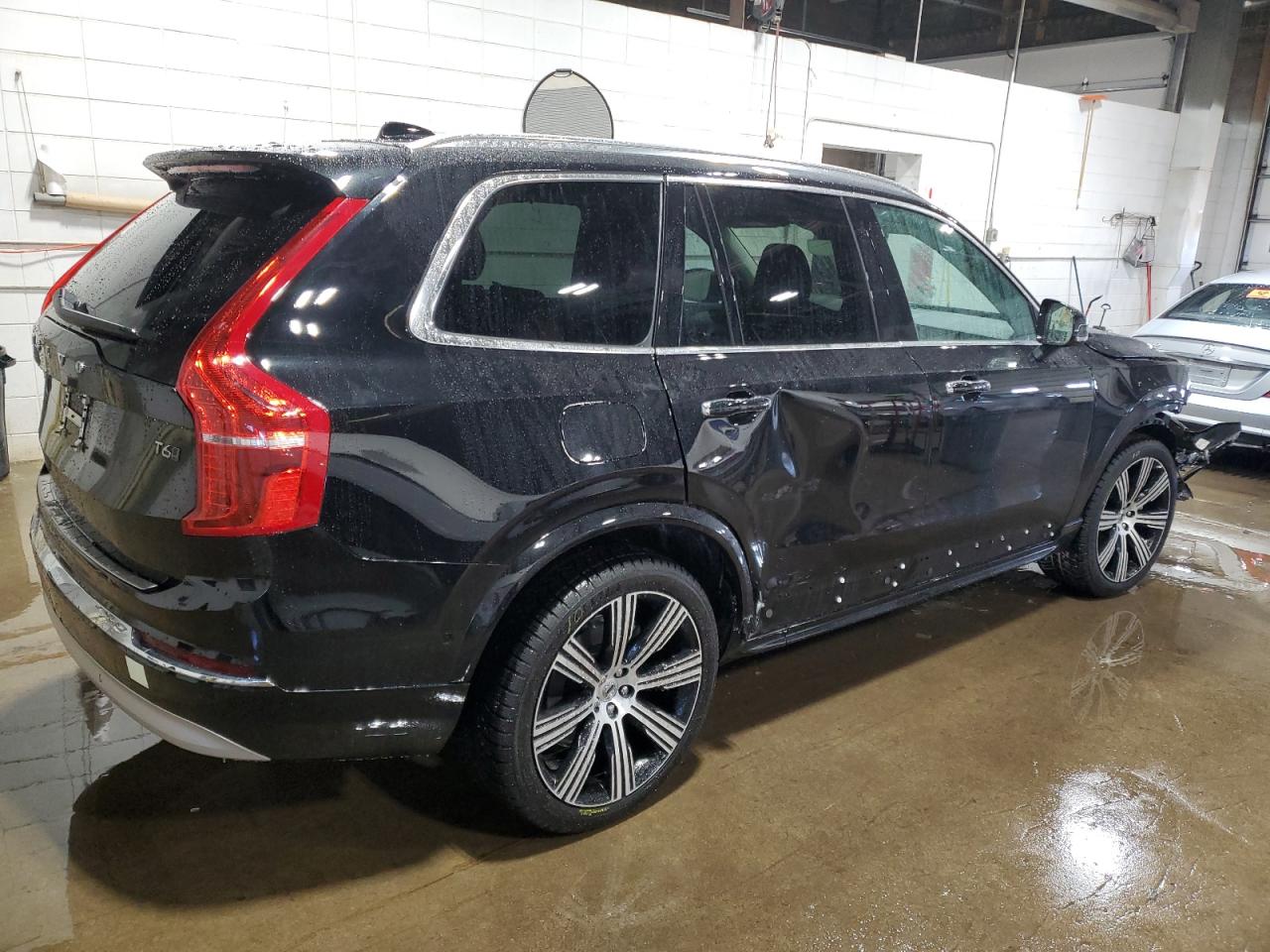 2022 Volvo XC90 VIN YV4A22PL4N1854031 Copart auction photo, front end / side damage thumbnail 3
