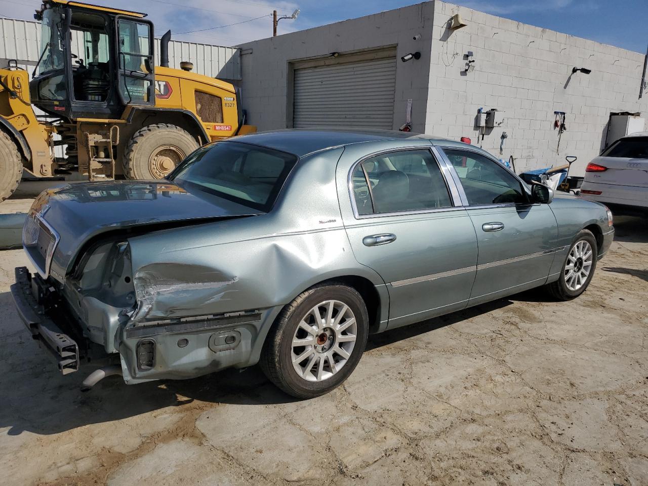 2006 Lincoln Town Car VIN 1LNHM81V56Y643370 Copart auction photo, rear end / mechanical damage thumbnail 3