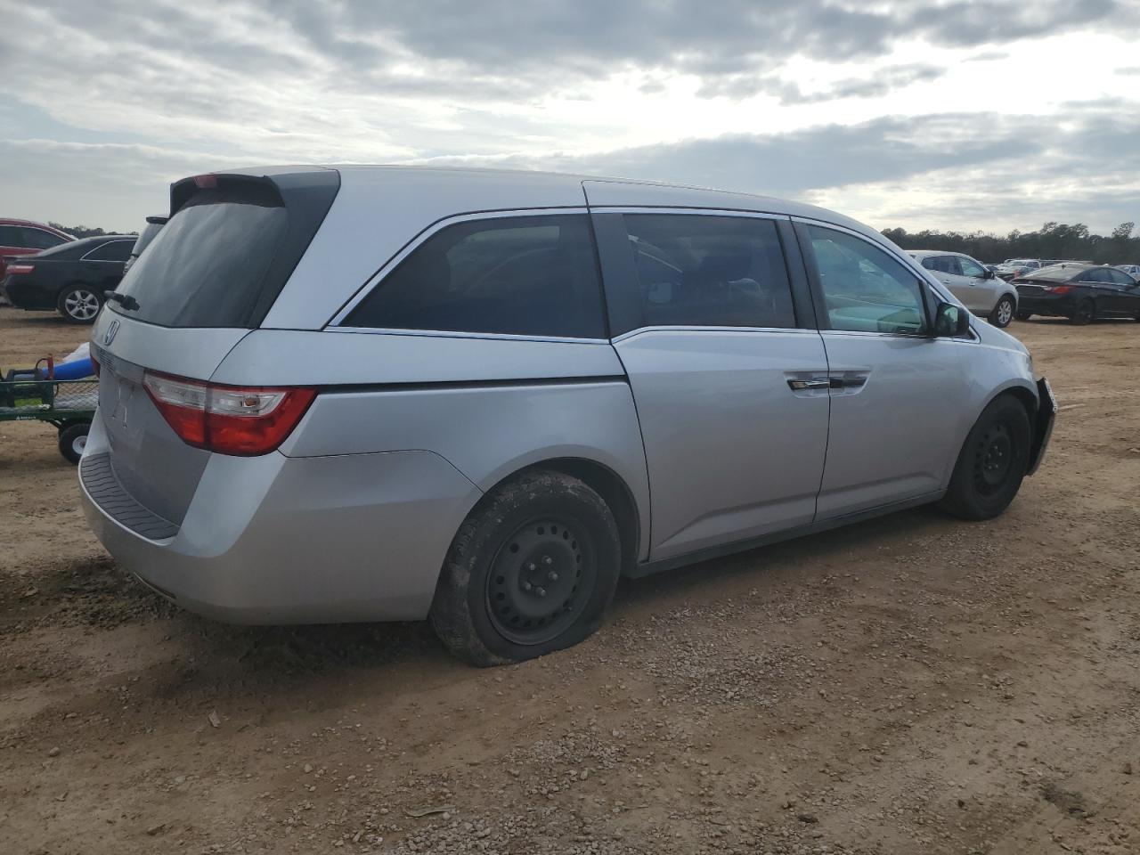 2013 Honda Odyssey VIN 5FNRL5H21DB090090 Copart auction photo, all over damage thumbnail 3