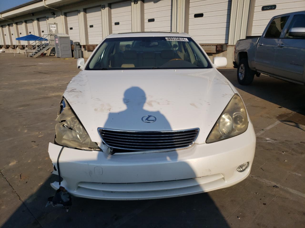 2005 Lexus ES VIN JTHBA30G155118281 Copart auction photo, front end / minor dent/scratches damage thumbnail 5