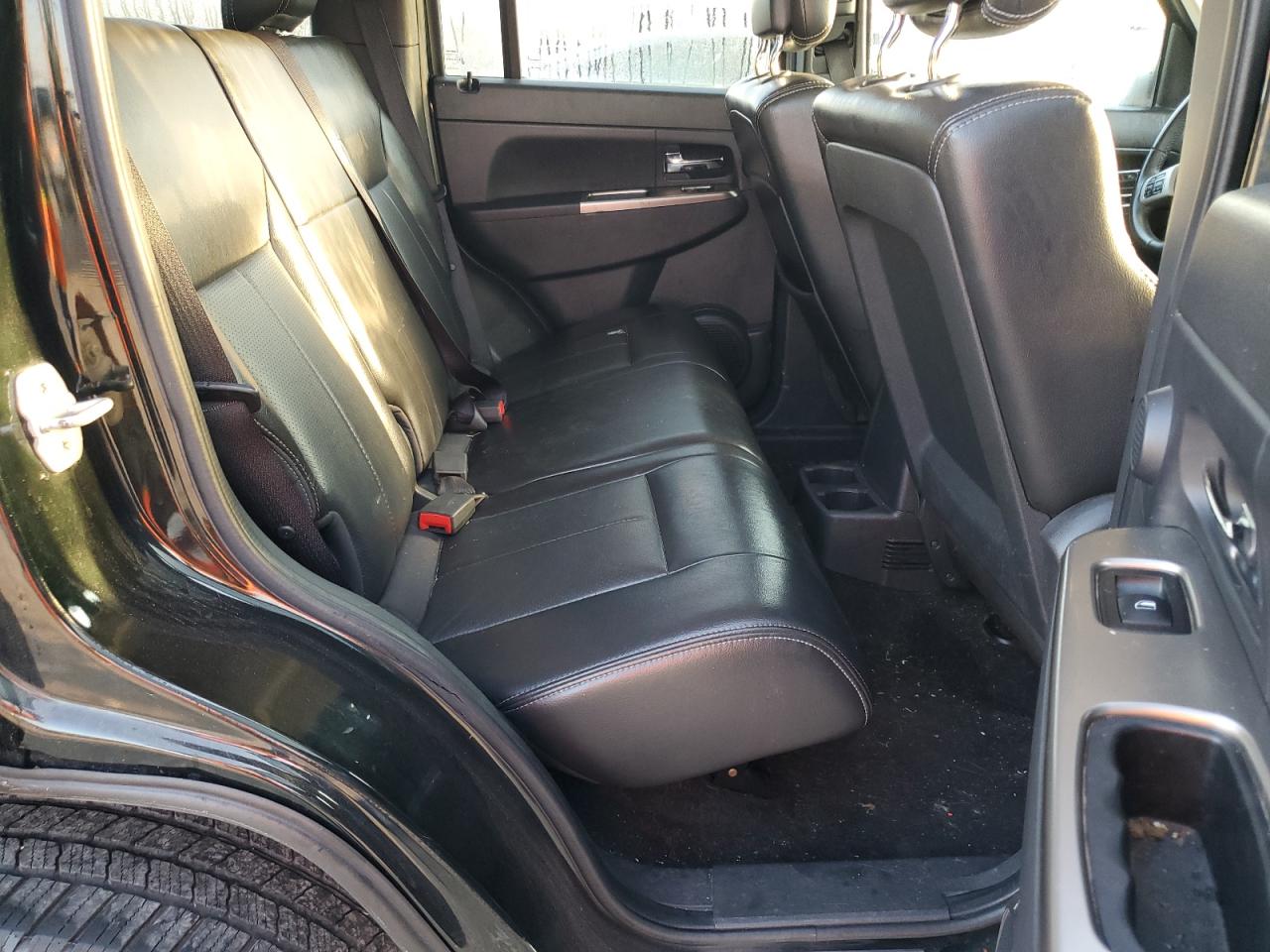 2012 Jeep Liberty (North America) VIN 1C4PJMFK1CW185477 Copart auction photo, minor dent/scratches damage thumbnail 11