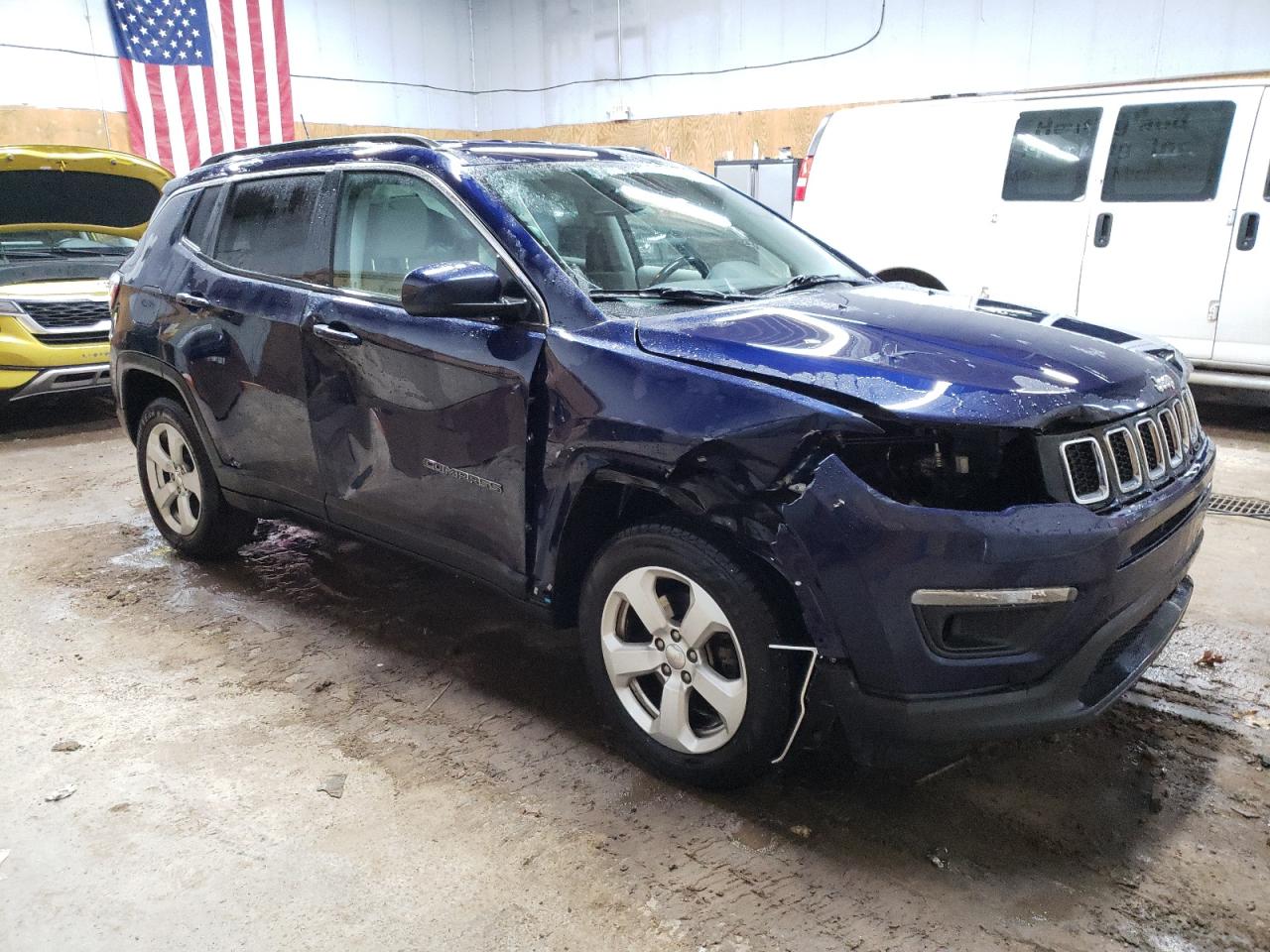 2020 Jeep Compass VIN 3C4NJDBBXLT167787 Copart auction photo, front end / minor dent/scratches damage thumbnail 4