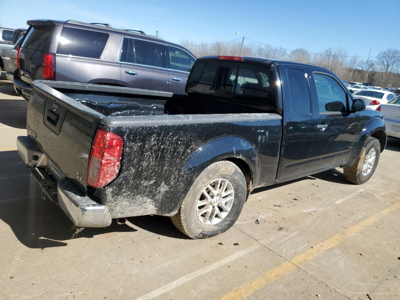 2015 Nissan Navara (Frontier) VIN 1N6BD0CT0FN760666 Copart auction photo, rear end / side damage thumbnail 3