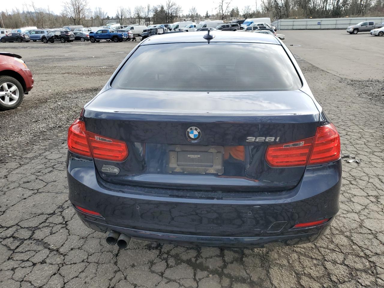 2014 BMW 3er VIN WBA3C1C56EK109623 Copart auction photo, front end damage thumbnail 6