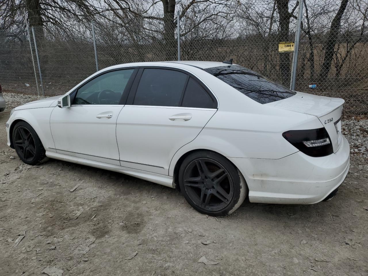 2013 Mercedes-Benz C-klasse VIN WDDGF4HB8DG139113 Copart auction photo, minor dent/scratches damage thumbnail 2