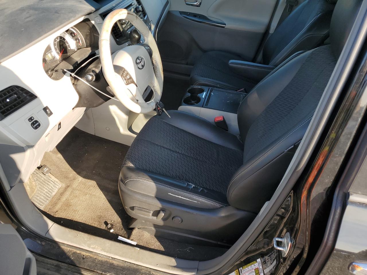 2013 Toyota Sienna VIN 5TDXK3DC4DS389209 Copart auction photo, front end damage thumbnail 7