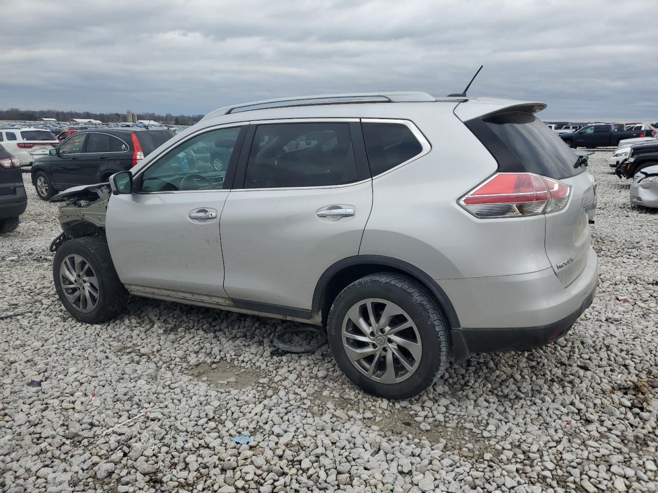 2015 Nissan Rogue VIN 5N1AT2MV5FC900733 Copart auction photo, front end damage thumbnail 2