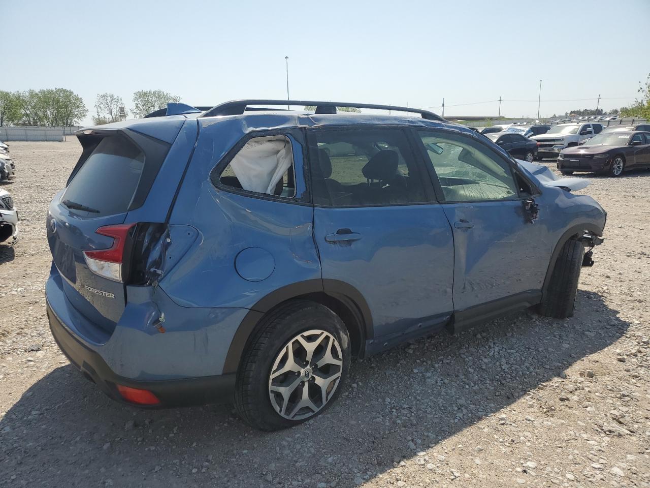 2019 Subaru Forester VIN JF2SKAGC5KH437622 Copart auction photo, rollover / hail damage thumbnail 3