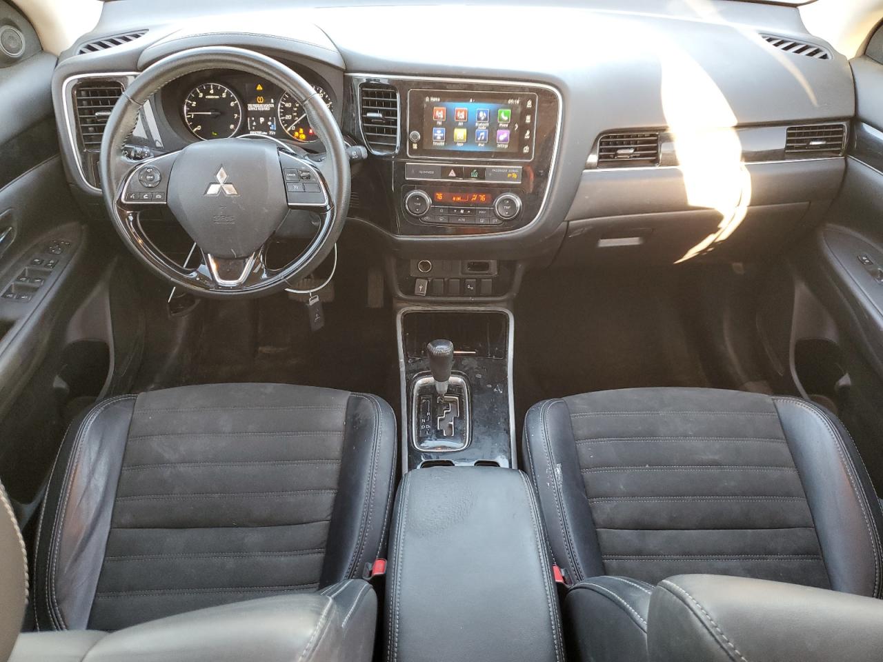 2019 Mitsubishi Outlander VIN JA4AD3A35KZ052770 Copart auction photo, front end / minor dent/scratches damage thumbnail 8